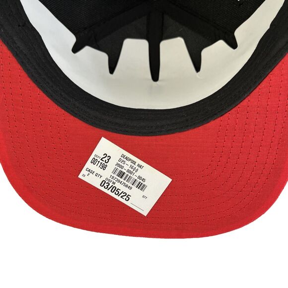 NWT Bioworld Marvel Deadpool Adjustable Snapback Baseball Cap Hat Red Black New - Picture 5 of 5